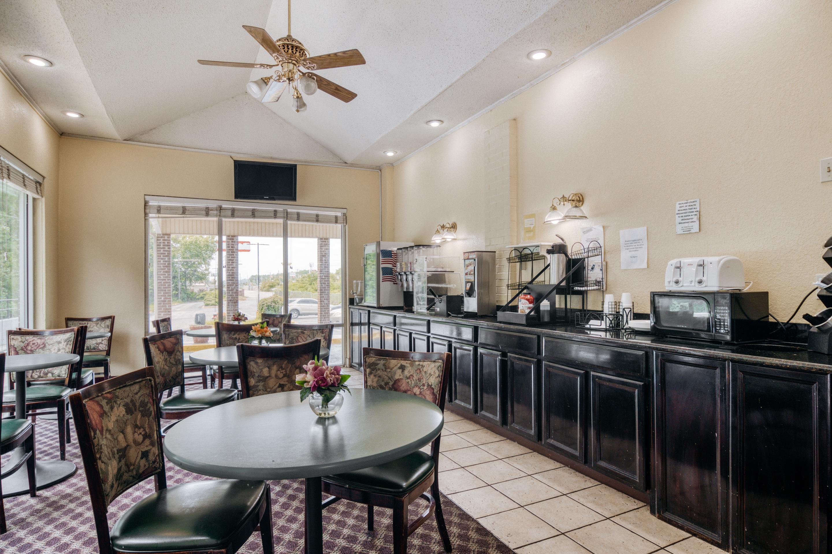 Econo Lodge Inn And Suites Dentsville Екстериор снимка