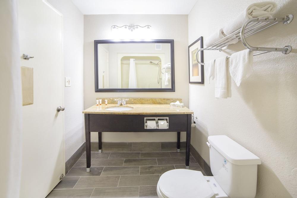 Econo Lodge Inn And Suites Dentsville Екстериор снимка